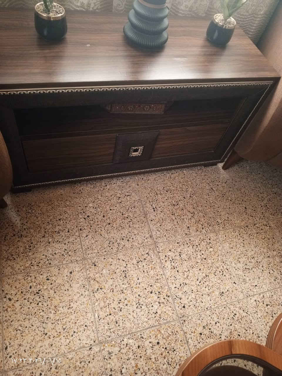 السعر ٢٥٠ وبي مجال اربع قطع ٢ فاترينى و٢ بوفيه
للتواصل خاص


**إذا كنت صاحب هذا الإعلان وتريد حذفه لأي سبب، رجاءا أرسل رسالة إلى الدعم الفني**