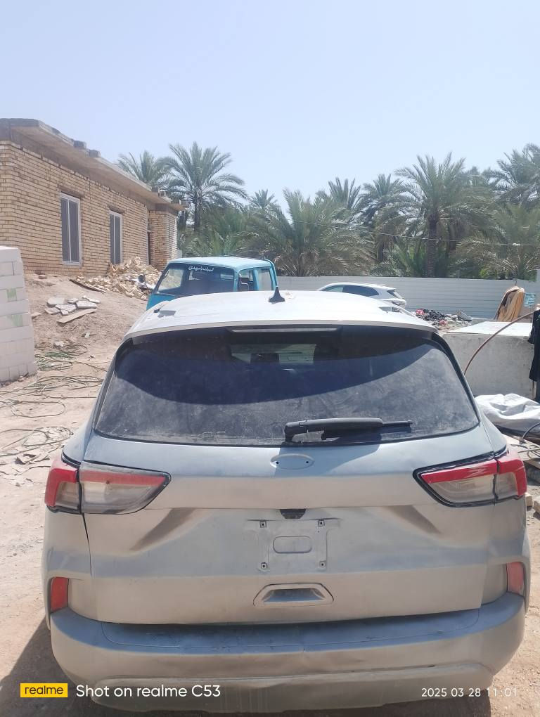 فورد سكيب se فول عدا الفتحه رقم انكليزس باسمي م2022 حادثه متجايه فقط سمكره وصبغ لا كص ولا تبديل السعر110 ورقه وبيه شويه مجال مكانه كربلاء ***********
