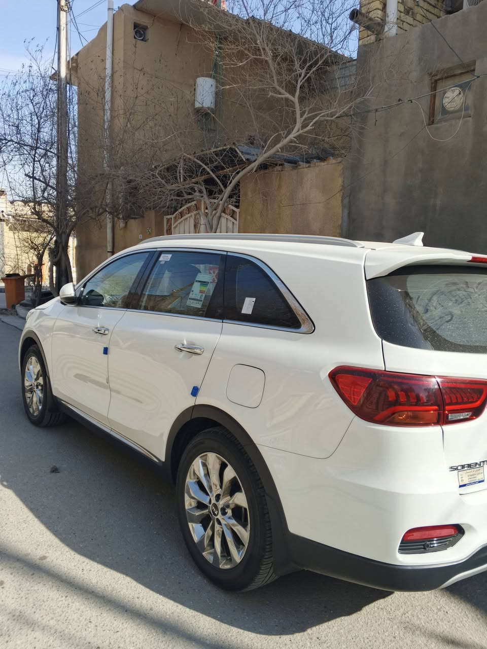 السلام عليك ورحمة الله وبركاتة
للبيع سورنتو 2020 
مكفولة كفالة عامة من
الضربة والتبديل والصبغ 
مواصفات فول ماشية 84
 عدا ألبانوراما 
مكينة 6v
محرك 3600
7 راكب
تبريد 3 قطع ثلج 
ويل كب كروم 19
تخم تاير جديد جديد
رقم بصرة الجديد مشروع وطني
السيارة 8 كير جنطة كهرباء كراسي كهرباء 
أربع أنظمة قيادة 
بردات خلفية 
سيارة عدد 2 بصمة
سيارة فقط بيها تكحيل بل باب الورة خفيف فقط والباقي مكفولة من بارد وصبغ وتبديل وضربة 
السعر 274 وبيها مجال
مكان البصرة رقم الهاتف ***********
