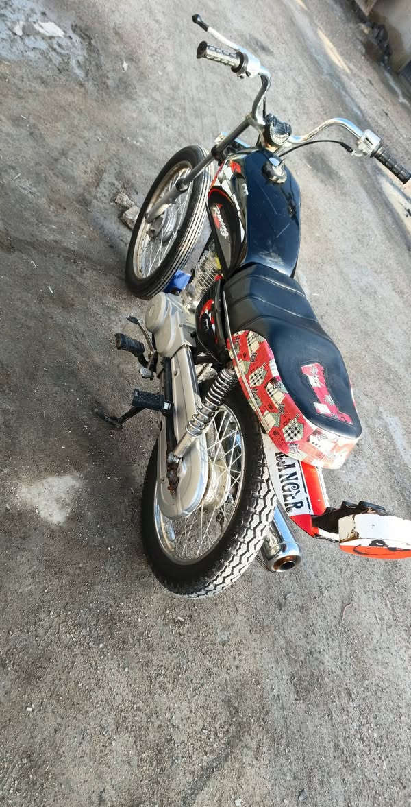 السلام عليكم نامه شلامجه ادواتت ما مفتوحه تعمير جديد شوف العين عقل رياضي دراجه ماناقصه شي ابيع بدون (سيبايه)  السعر 500 وبيها مجال قليل العنوان بصره ابو الخصيب للتواصل ***********
