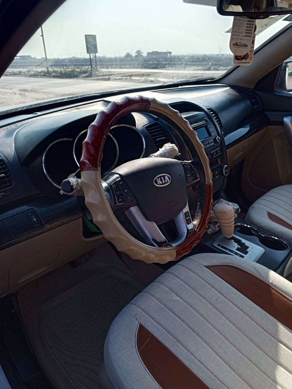 كيا سورنتوا  خليجي موديل 2013 مكفوله كفاله عامه من الضربه والصبغ والتبديل 
فول مواصفات بصمة تشغيل وبصمه ابواب 
تحكم استيرين مثبت سرعه 
تبريد ثلاث قطع  السعر 165
للاستفسار الاتصال ع الرقم ***********
