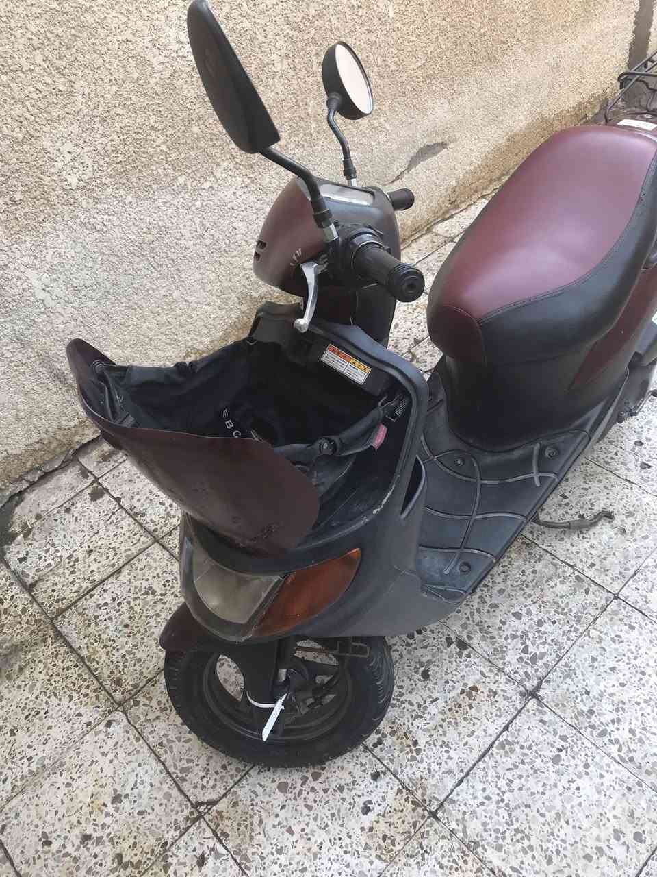 السلام عليكم دراجه ساسوكي 60 للبيع او مراوس الدراجه مكينه كهربائيات كلشي شغال
قفل ستيرن قفل صندوك قفل السله البيه قفل قبق البانزين كلهن شغالات ماكو اي عطل 
زوج تايرات جديد قبل يومين شادهن 
السعر 220 بيه مجال 
العنوان بغداد البياع 
متواجد واتساب *********** 
***********
