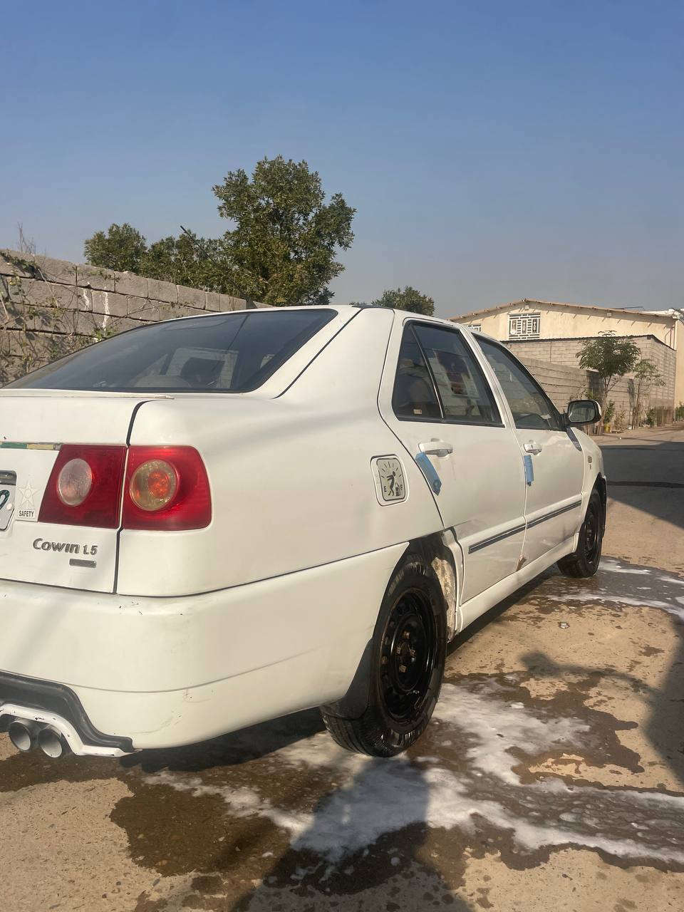 شيري كوين 2010 محرك بلادي
سيارة نصبته حلوه 
تدفئه وتبريد 
كهربائيات كلهه شغاله 
زنون كلش قوي 
بيه تلميحات بسيطة 
وتنقص كلش قليل 
السعرر 35 وبيه مجال الطيبين
***********
