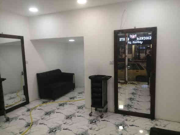 كراسي ثنين شغالات مرايات ٢  عرباين ٢ 
كلهن ب٢٠٠الف 
***********
بغداد
