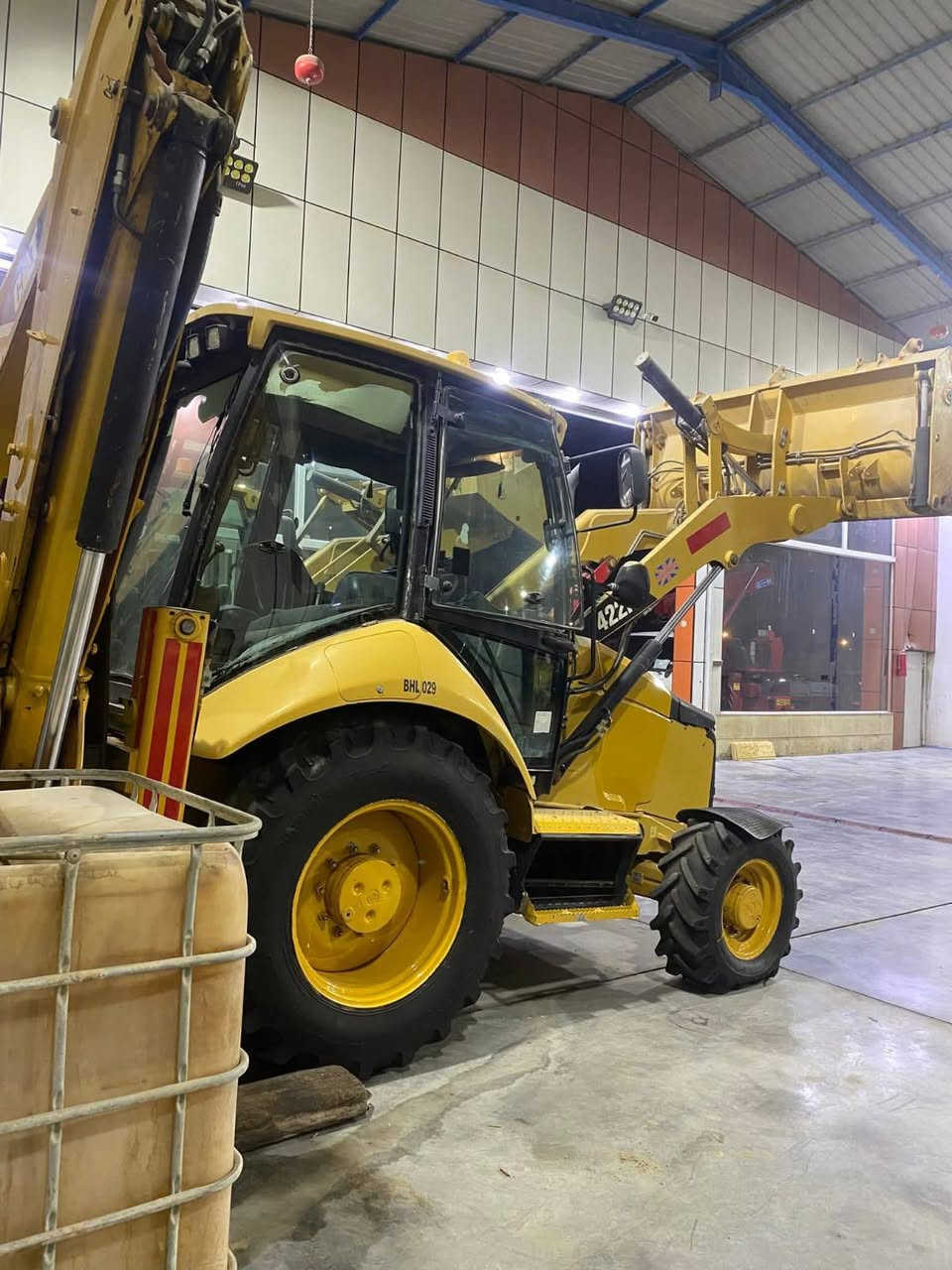 حفار جديد لبيع 2018 مرقم كامل لاستفسار على ***********
