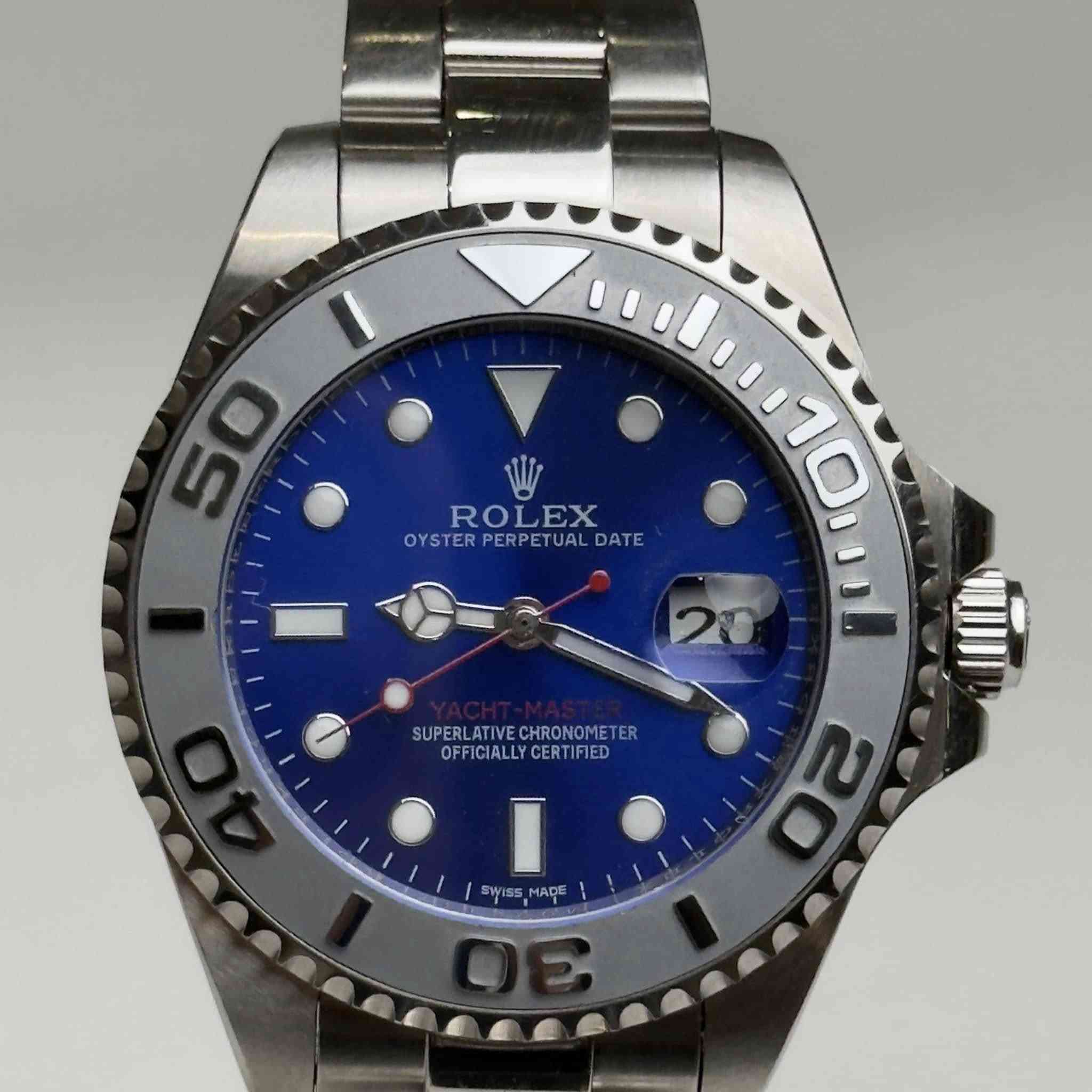 ‏Rolex بمينا مميزة 🔵
ساعة كوبي درجة ممتازة مثل ممبين ✨
🔹مينا لون ازرق مميزة
🔹قطر ٤٩ مم قطر رجالي 
🔹رنك دوار جودة ممتازة 
🔹عداد ايام الشهر 
🔹هيكل و سوار ستانلس ستيل 
ساعة بجودة ممتازة بمكينة مضبوطة ☄️
السعر ٥٥ الف ✨


**إذا كنت صاحب هذا الإعلان وتريد حذفه لأي سبب، رجاءا أرسل رسالة إلى الدعم الفني**