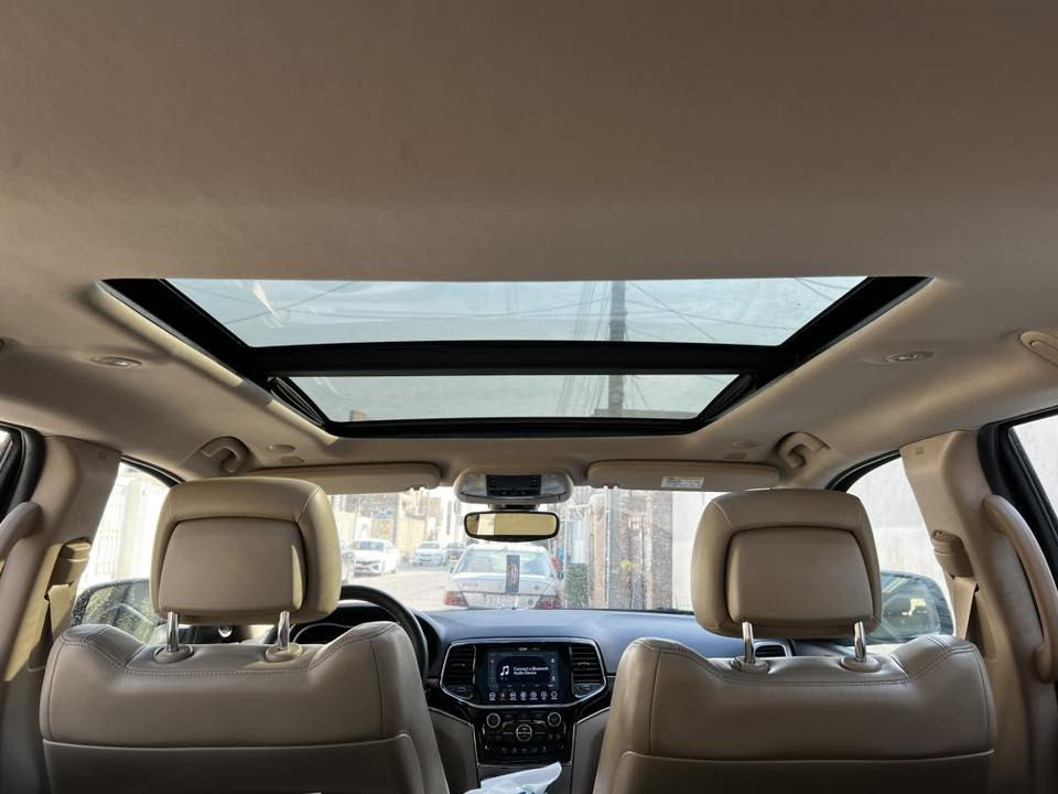 سلام عليكم
جيب ليمتد خليجي فول مواصفات موديل 2019 

السياره من هيه وزيرو بالشحن صار بيها ضرر بسيط بمقدمه القماره نصبغ شويه بيها مع تبديل الجامه الاماميه وشويه بارد يم الباب والبقيه مكفول من صبغ وتبديل وصورة السونار مع الصور السياره ع ايد وحده وكلشي ع البلادي ماملعوب بيها حتى العده وياها ماشيه 112Km 

رقم اربيل القديم باسم شركه يحتاج تبديل وبليعجبك تريد مداور تريد وكاله 

السعر 243$

***********
