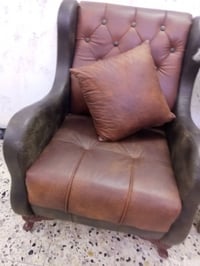 تخم للبيع 10 مقاعد سعر 700 وبي مجال بصيط للعنوان لامين ثانيه 077144207...
