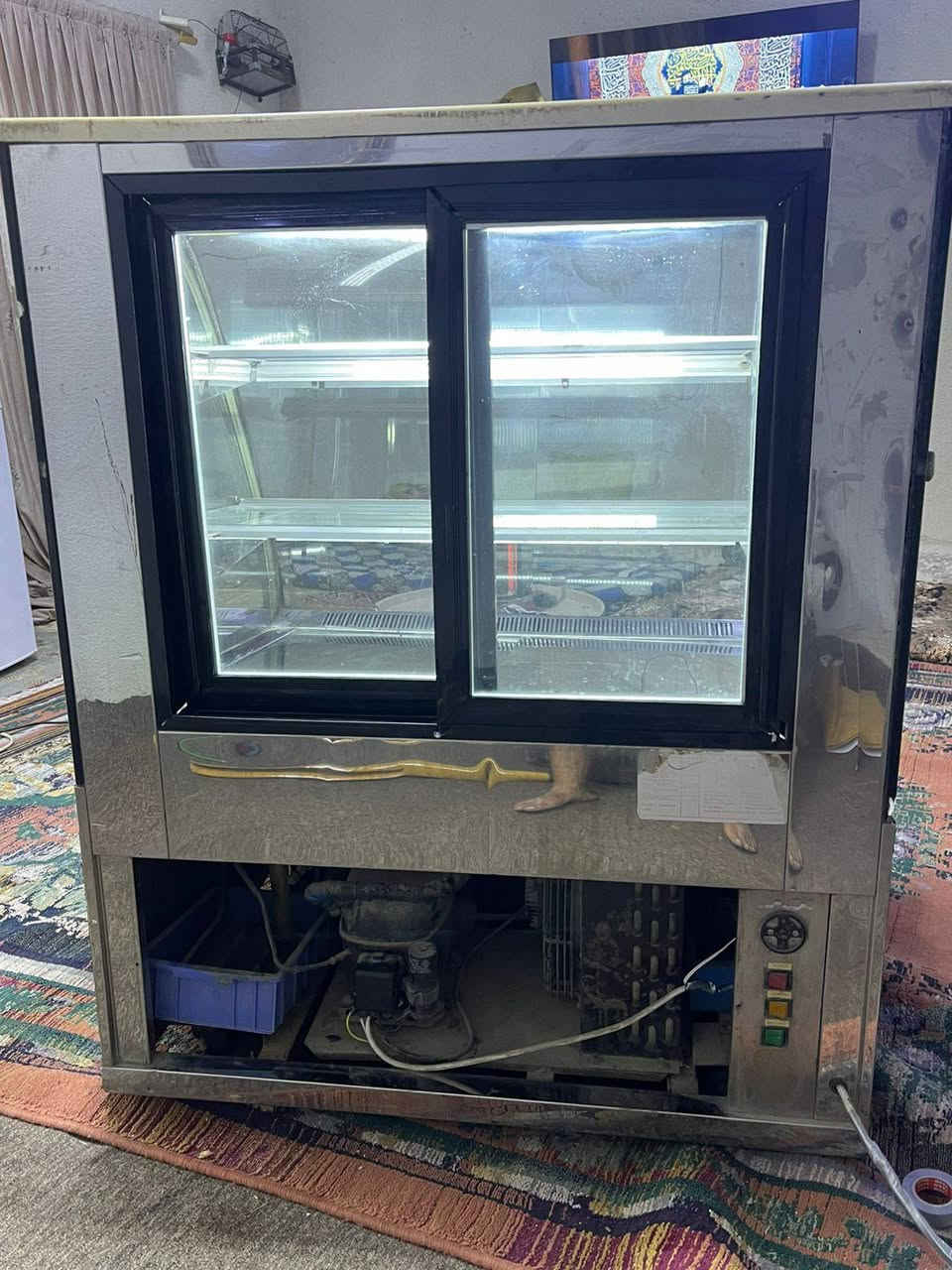 عارضه مال كيك ثلاث طوابق شرط لشغل باله مال كويت لعنوان بصره لتصال على لواتساب ***********
