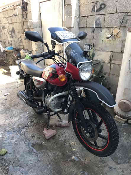 بوكسر للبيع موديل 2022 شكل 2023 مرقم رقم مميز  دراجه خير من الله جديده ما بيها اي نقص ما بيها كامله مكمله كلشي جديد السعر 2200 مليونين وميتين قفل قفل قفل 🔒بدون اي معامله تحويل ثاني يوم بسمي عنواني بغداد مدينه رقمي ***********
