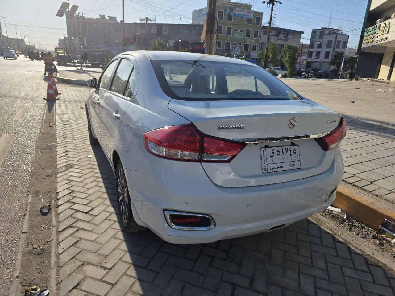 السلام عليكم،،
للبيع سازوكي ( سياز ) موديل 2023 
مكفولة كفالة عامة
ماشية ٣١ الف كيلو
المواصفات ✅
بصمة تشغيل
بصمة ابواب
تحكم ستيرن 
كروز سرعة 
كشنات جلد 
حساسات
قطعتين تبريد 
مري شفط كهرباء  + اشاير بالمري 
لد امامي 
ويل كب كروم 
شاشه 
شرط التحويل 
التفاصيل الاتصال على الرقم 
***********
السعر ١٢٣$ وبيها مجال
بغداد / حي اور
