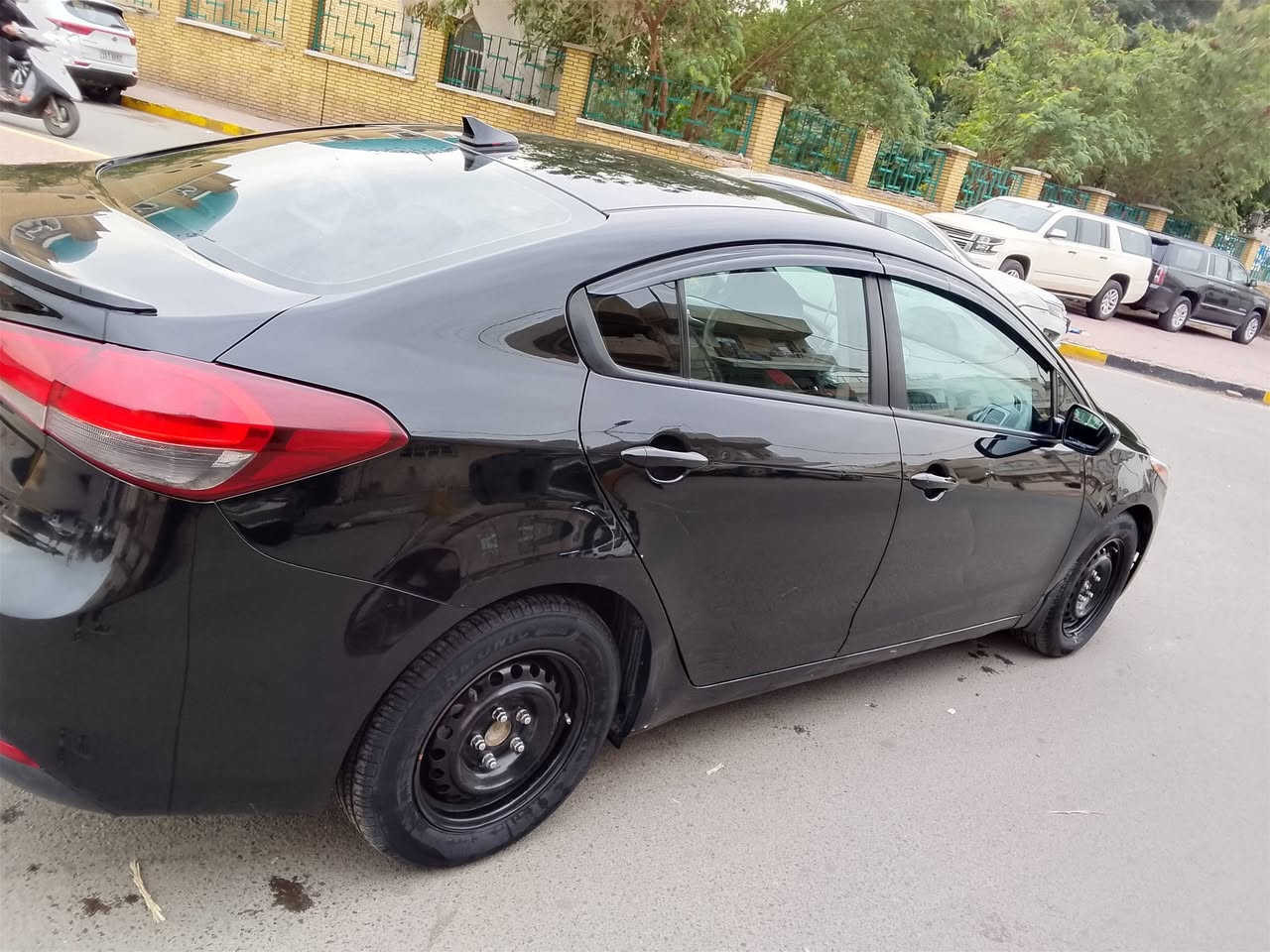 فورتي موديل 17 ماشية 147 السيارة بدون ايرباك بدون صبغ ابلادية امبدل قبغ جنطة نفس اللون رقم اربيل الجديد السنوية ل2028 كير مكينة مكفولات مواصفات شاشة كامرة ابلادية
تدفئة كشنات 
3 أنظمة قيادة 
فول تحكم استيرن 
السعر 120 وبيهة مجال العنوان بغداد اعظمية ***********
