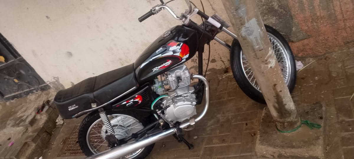 السلام عليكم نامه امتياز برو للبيع رقم وسنوية بيها لوحات ثنين دراجه خير من الله تجي وتشوف سعر مليون 300بيها مجال مكاني بصره قبلة الشراي كل الهلا بي يتفضل رقمي ***********
