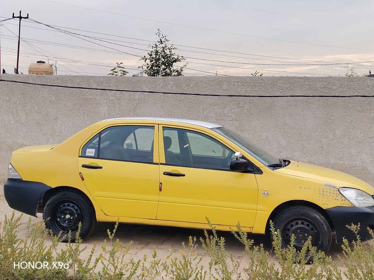 السلام عليكم لانسر 2009  رقم بغداد دولي بسمي سياره خير من الله مكينه 2000 على أيدي شادها تخم تاير جديد نوزلات بلكات مجاول سياره مكملها على اخر حبايه صدرها نص ونص بيها صبغ بل جاملغ اليسره وتليحظات شوف العين السعر 66 وبيها مجال الطيبين عنواني بغداد الشعب رقمي ***********
