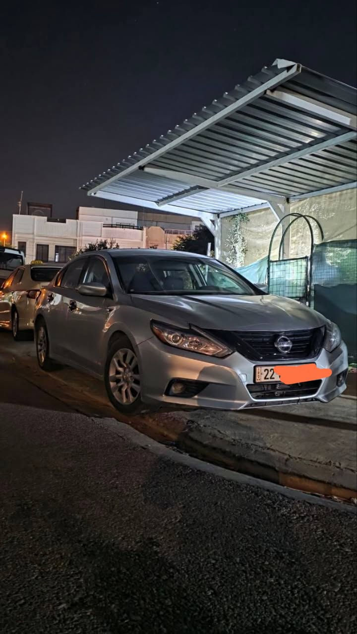 سەیارەکە سی پارچەی سبوغه بێ ژۆری بێ ئیرباگ 
سۆنەرەکەشم داناوە بەنسبەت مواسفات شەغالە بەسمەیە 
دەرکە بەسمەیە...... سەیارەکە بەناوی خۆمە بەشەری گێرو مەکینەو تەبرید دەێفرۆشم 123مایل رۆیشتووە لۆ ئەو مۆدیلە زۆر کەم رۆیشتووە سعری 110مەجالیکی برایانەی تیدایە ژمارە *********** واتساپی لەسەرە أربيل, العراق
