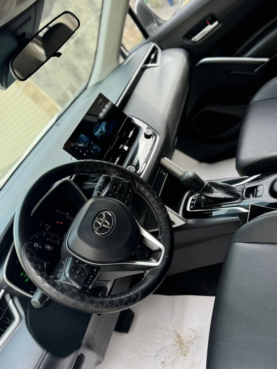 فورت لاندر 2024 S فول مواصفات كرسي كهرباء داخل جلد اصلي اسود ماشيه 17 الف مكفوله من صبغ و تبديل بيه بارد ب جنطه صوره حادث موجوده سعر 25.800 مليون بيها مجال للطيبين عنوان بغداد الكريعات شارع الوقف السني ***********
