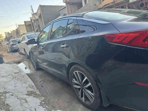 السلام عليكم 
كيا اوبتما 2014 خليجي 
محرك 2400 دوش 
بصمه تشغيل وابواب وجنطه 
فول تحكم ستيرن 
شفتات ستيرن
لدات امامي خلفي 
3 انظمه قياده 
مثبت سرعه
شاشه كبيره 
كامره دواره
حساسات امامي خلفي 
تبريد شاشه بيانو منفصل 
قطعتين تبريد 
كشن السايق كهرباء
 خزن ميموري 
ترحيب مري 
اشاير بلمري 
مري شفط 
رقم اربيل الجديد 
بأسمي السياره 
تحويل ثاني يوم 
بيهه باب الصدر مصبوغ  
السعر 130  وبيهه مجال 
مكان السياره بغداد السيديه 
***********
