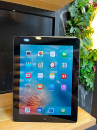 iPad 2   📱 الشاشة: 9.7 إنج   ⚡ المعالج: A5 مناسب للاستخدام اليومي   💾 ...