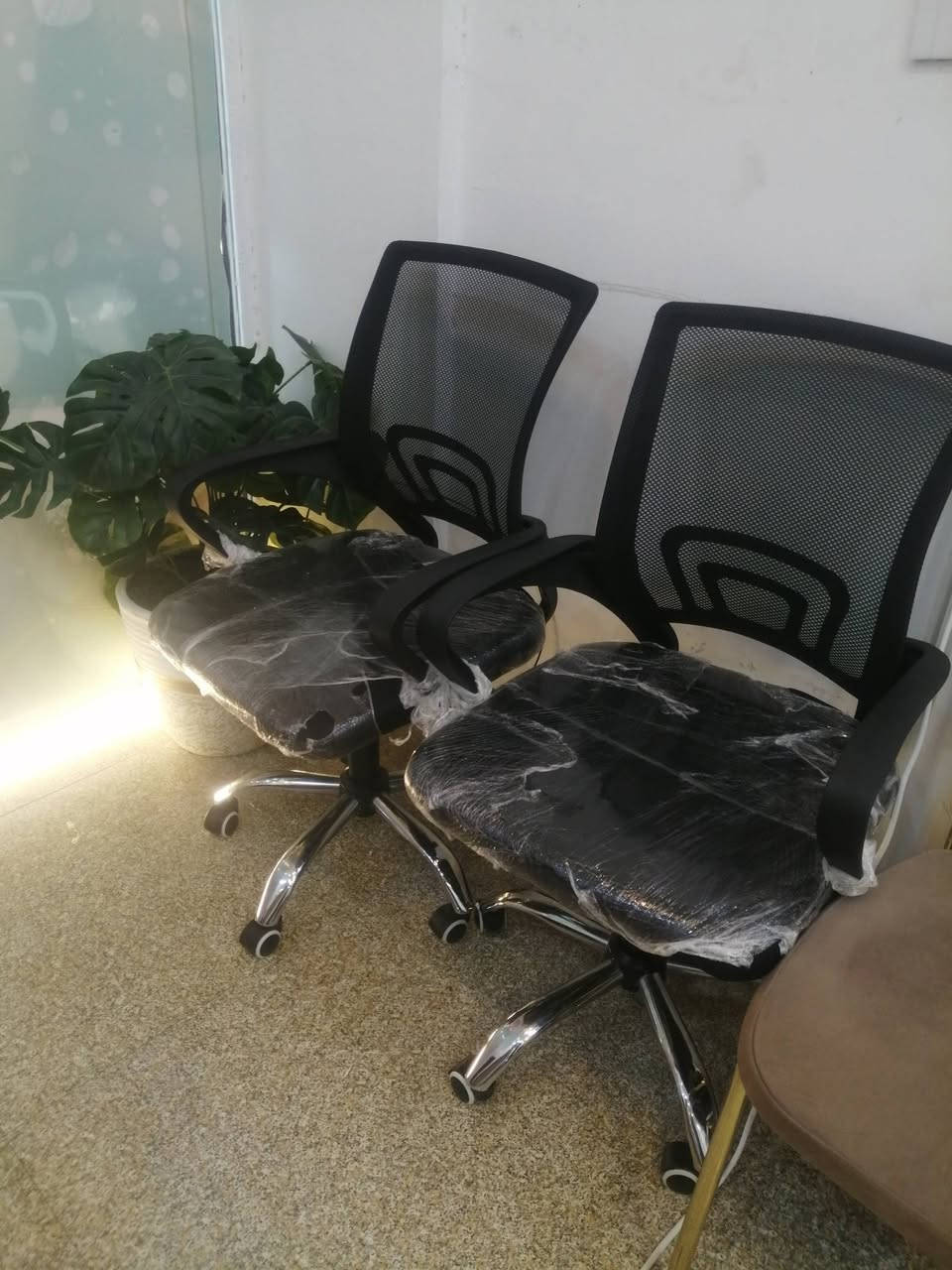 للبيع كراسي عدد ثنين بسعر مناسب شراي خابر *********** وتساب
