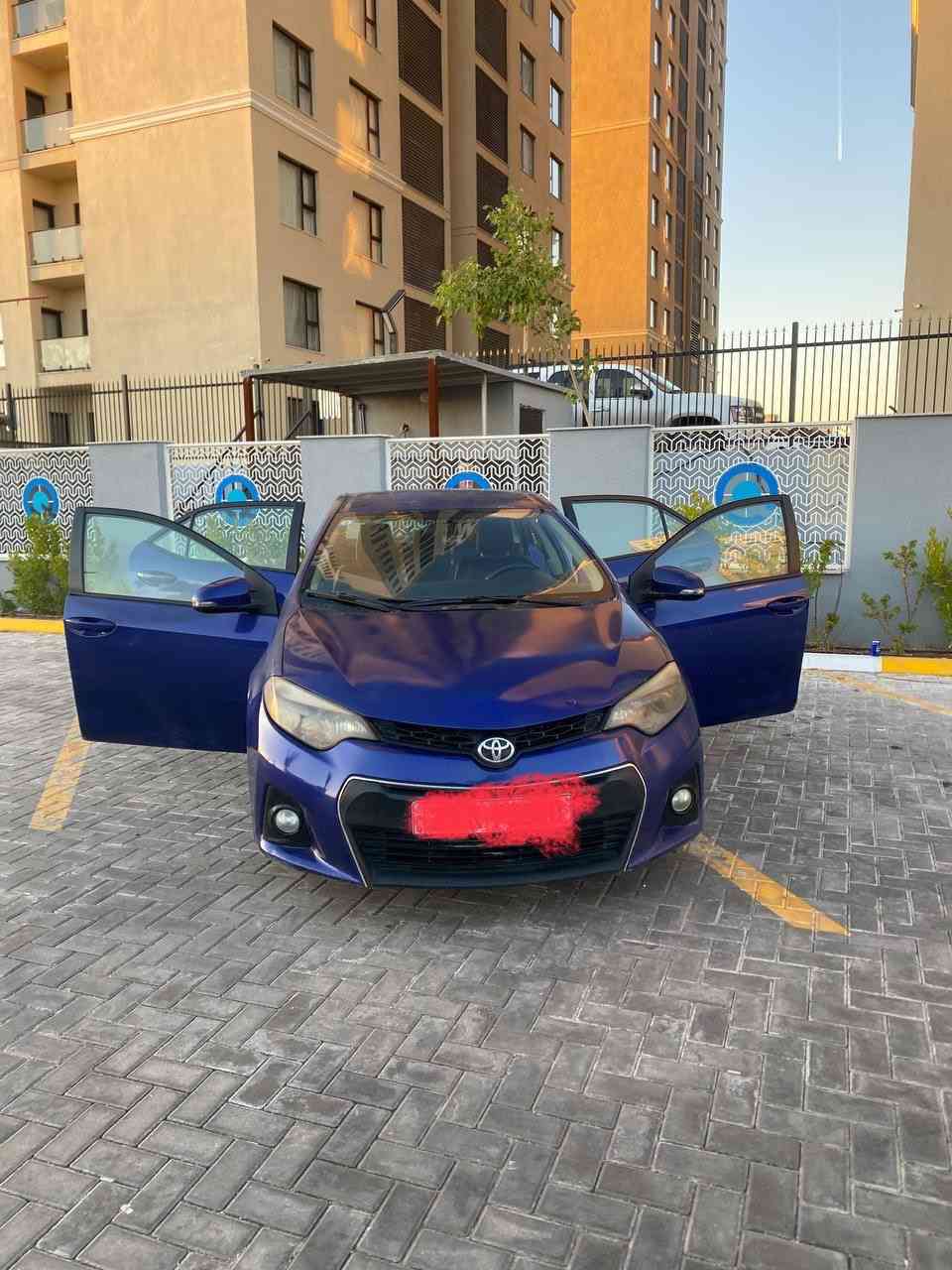 السلام عليكم….
للبيع.
تويوتا كورلا 2014 S وارد امريكي لون ازرق ( جويتي ) رقم بغداد انگليزيي…
سيارة بيها صبغ 3 قطع ونص فقط والباقي مكفول…. بدون دواخل ….بدون ايرباك….
سيارة جاهزة بدون اي نقص ….سيارة حيل حلوة..
محرك 4/1800 سلندر …. 
محرك جديد مبدل قبل اسبوعين وتخم تايرات جديد  سيارة جاهزة من كلشي….
مواصفات S معروفة مواصفاتها مايحتاج اذكرها….
العنوان/….بغداد حي الجهاد 
السعر 109$
للاستفسار ***********
