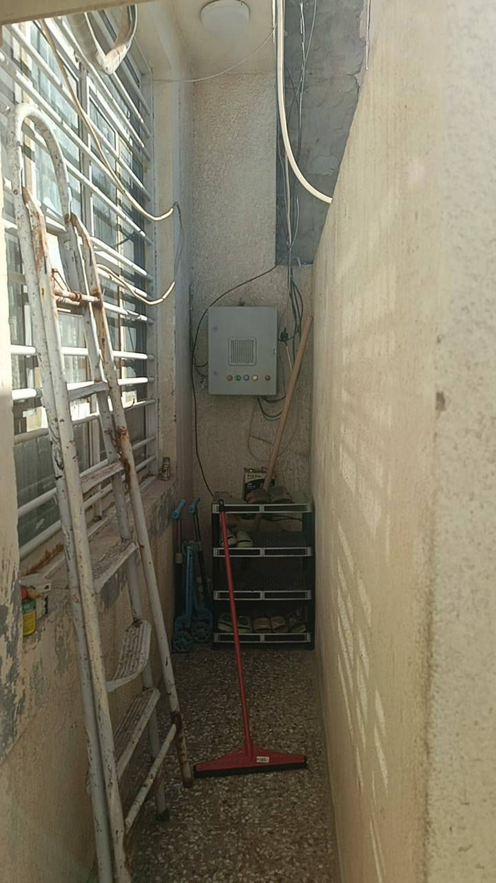 بيت ٥٠.متر طابو ملك بكراره بشارع ١٥ طابقين طابق اول هول مطبخ صحيات وطابق الثاني غرفتين غرفه كبيره وغرفه صغيره السعر ١٣٥ الاتصال بالرقم ***********
