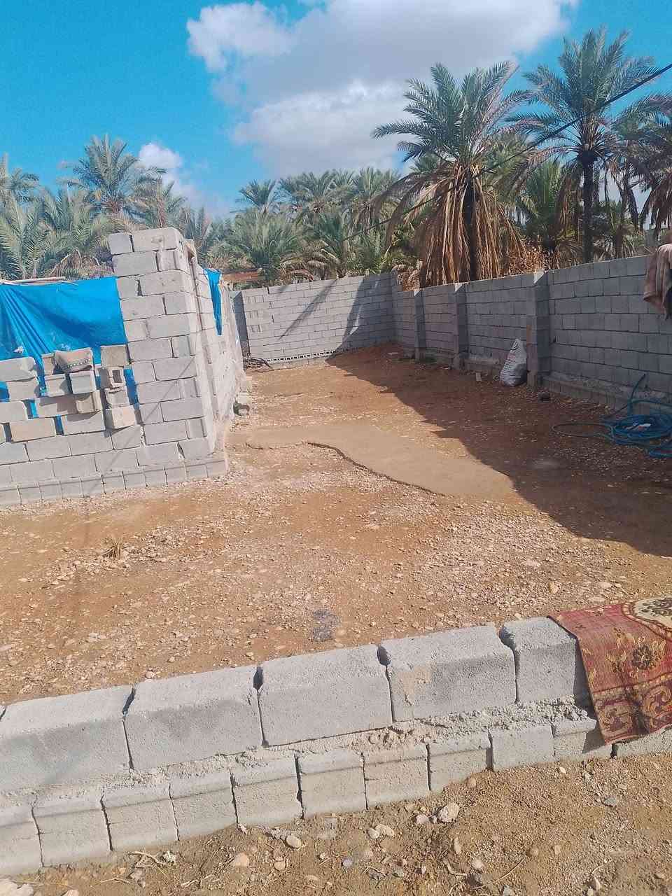 سلام عليكم قطعه ارض اللبيع مسيجه كامله المساحه 200متر المكان كسيرات شارع بيت شلاكه بنهايته الاتصال على هاذه الرقم ‏‪***********‬‏
