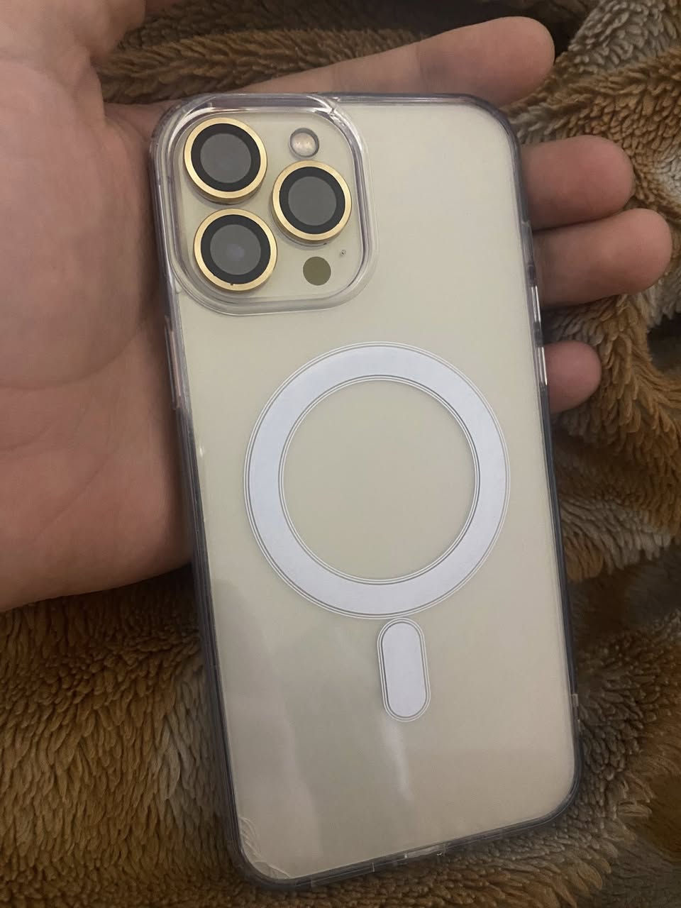 سلام عليكم حبايب ركزو وياي عله هيج قطعه ايفون 13برو ماكس ذاكره 256/لون ذهبي/نضافه90/100 وجهاز بطاريه 83بسبب التحديثات واستعمال قليل وبطاريه مبدله اصليه اصليه ضمان شرط صوره كبالك وكلهاذ ويا شاحنه كامله اصليه مو بس كيبل وكارتونه وجهاز ضهر مالته بزاويه كلش كلش مبينه شويه فطر وهم ناشره بسببي طخيته بشي وجهاز معروض ب600وهاذ سعري كلش محتاج الفلوس بضرف عنواني بغداد ورقمي ***********
