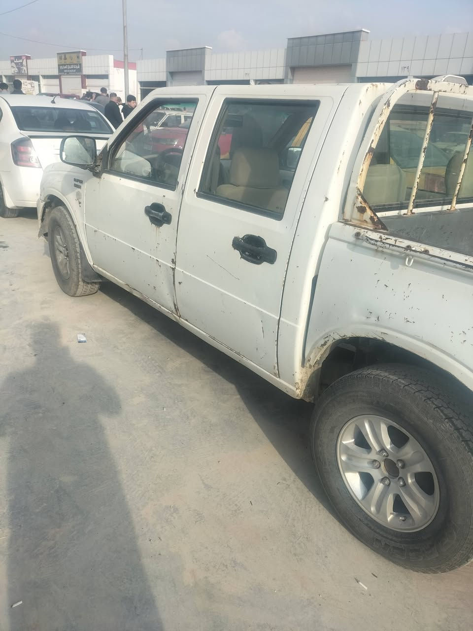 السلام عليكم سياره سوبر دير موديل 2006 الجمعيه الفلاحيه منفيس ضايع مطلع كتاب فقدان بيها السياره مال شغل السعر 18 وبيها مجال بسيط حك الجيه العنوان كركوك حي العسكري شارع 20 للتواصل ***********
