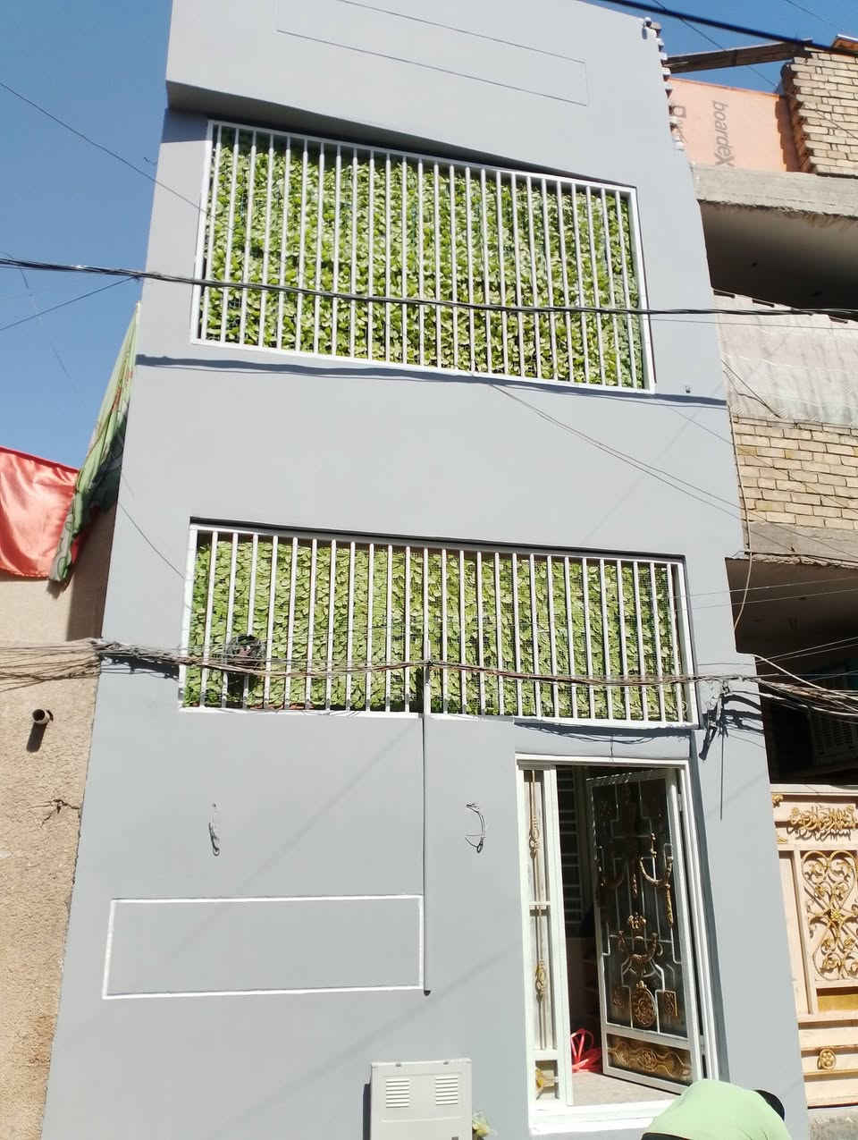 سلام عليكم يوجد صباغ بيوت شقق ترميم باسعار مناسبه لي محتاج صباغ يتصل بي خير ودلل  بغداد واساب ***********
