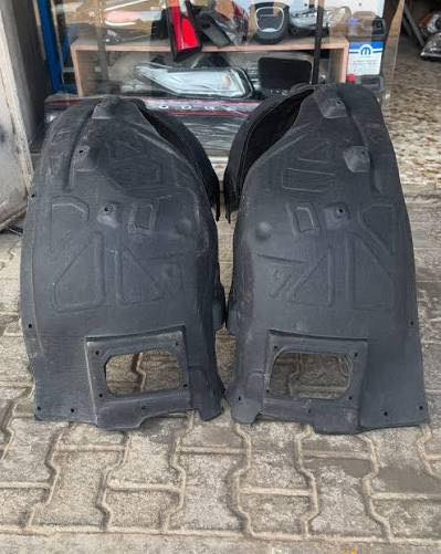 سلام عليكم غراض جارجر للبيع 
1- غرفه جارجر مدوشمه الصوره كدامكم حظن كشن السايق كهرباء فقط ٣٥٠ الف وبيها مجال 
2- لدات دعاميه تخم خط واحد ثنين اصفر وثنين احمر جامه سوده قيم واخذ
3- بطاين امامي جارجر جدد ممشدودات قيم واخذ
