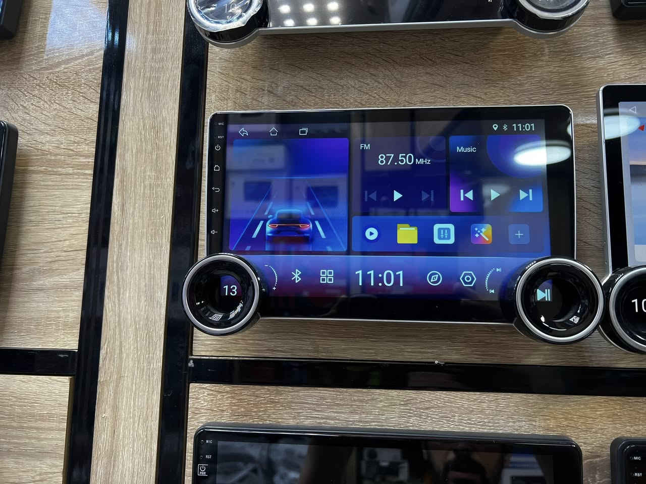 شاشات أندرويد فول وضوح 4k   🚗🔥✨
وضوح الالوان من جميع الجوانب ips screen
شاشة كزاز سريعة اللمس تاج حراري  
تنزيل برامج  من الانترنيت
 بلوتوث/ WIFI / فيديو / خرائط / يوتيوب / منفذ فلاش / دعم تحكم الاستيرن / تفعيل كافة اوبشنات السيارة 
ذاكرة داخلية 
ذاكرة خارجية 
راديو  fm  am
سوق بلي
دبل بروسسر  معالج قوي 
تدعم تشغيل الكامرات 
الفيشة بلادية 
للاستفسار الاتصال على الارقام

                                                      ***********   واتساب     
متوفر مفرد و جملة
