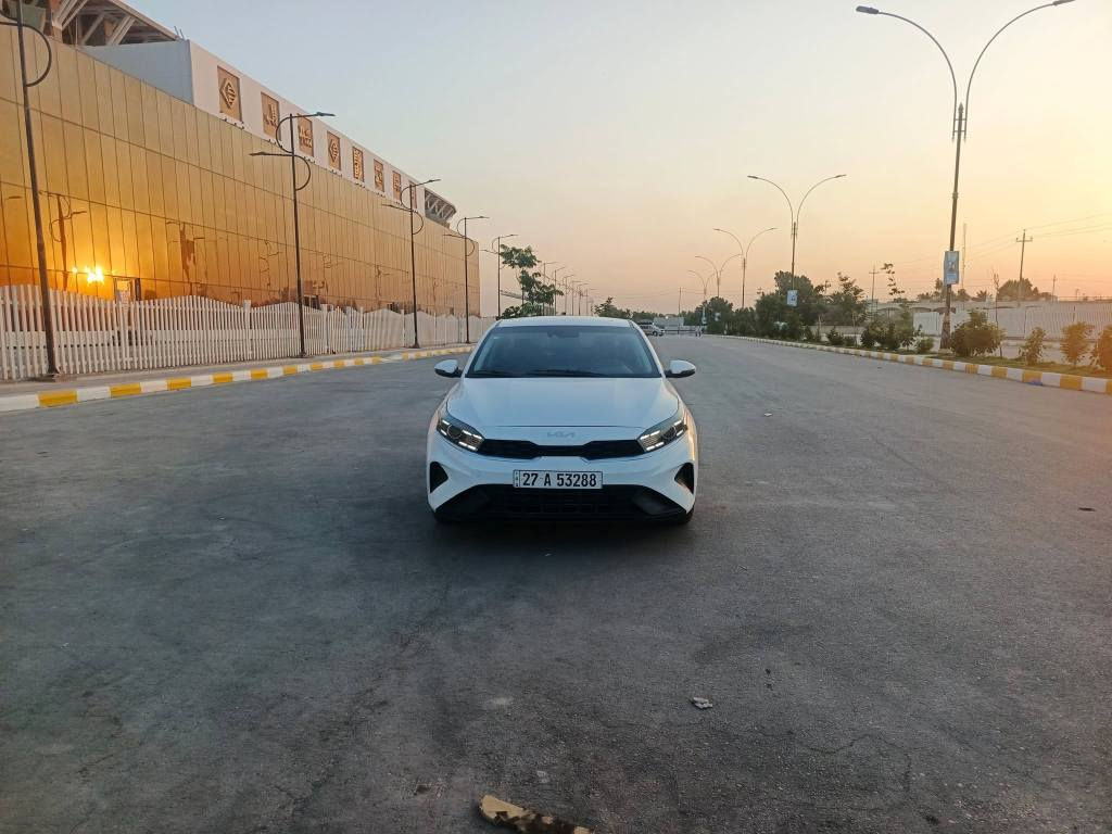 للبيع كيا فورتي موديل 2024/ لون ابيض//
 فقط/// جاملغ اوبنيد فقط بدون  
السياره ماشيه  ⚙️⚙️14 الف يعني اخت الزيرو 
ملاحظه حجر البيئه رادارات كله ابلادي 💯💯
*************************************
مواصفات السياره/ شاشه كبيره تدعم كارابلي 
كامره دواره+ شاشة عطلات+ تحديد مسار 
رادار امامي+ تحكم استيرن فول+كروز سرعه 
ابلوتوث اواكس+ توقيف ذاتي+ مانع انزلاق 
ثلاثة انضمه قياده+ محرك 2000 دوش 
هاتف متوفر ***********
  السعر143بيه مجال
مكاني ناصريه 
سياره معوقين ذي قار 
وكاله عامه
