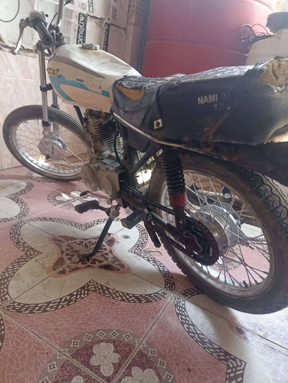 السلام عليكم للبيع يراني نامه  حلوه مكينه حلوه جاهزه ما ناقصه شي سعر 200 بيه مجال مكان بصره ابو الخصيب العوجه رقم الهاتف ***********
