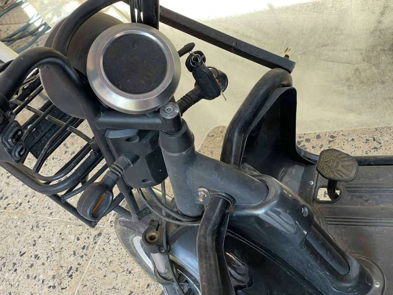 اخواني الاعزاء من رخصة مسؤل الادمنت متطور شحن بحاله جيده للبيع السعر850دولار وبي مجال العنوان حمدانيه قرقوش ***********للاتصال بهذا الرقم حصريا تحياتي للجميع
