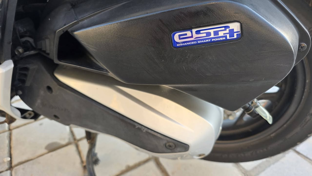 ‏السلام عليكم PCX جيل رابع 🇯🇵 ياباني
‏​⚙️ المحرك: 125CC
‏​🎨 اللون: ابيض صدفي مميز ❄️.  
‏ماشية 11الف 
‏مواصفات
‏ABS مانع انزلاق ✅
‏حساس ازدحام ✅
‏حساس استان ✅
‏الدراجة ورقة المزاد مالتهة وصور اليابان وتقريرهة  مالتهة موجود    
‏🛠️ الدراجة: مكفولة    
‏​​📍 الـمـكـان: بـغـداد :الشعب 
‏📱 لـلـتـواصـل والإسـتـفـسـار: (‪***********‬) 
‏
