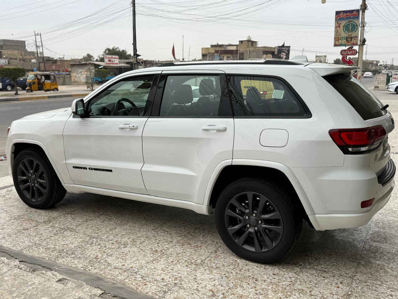 السلام عليكم جيب 2022 رقم اربيل بسمي سعرها 215 ورقة فوول مواصفات 6 سلندر بنوراما بيه سرقة بدون ضربة بيه صبغ ٣ قطع توحيد اللون بدون معجون بدون دواخل سيارة جديدة وجاهزة مابيه اي نقص محرك كير مكفولات ماشيه 28 للاستفسار *********** السعر 215 ورقة مكان بغداد
