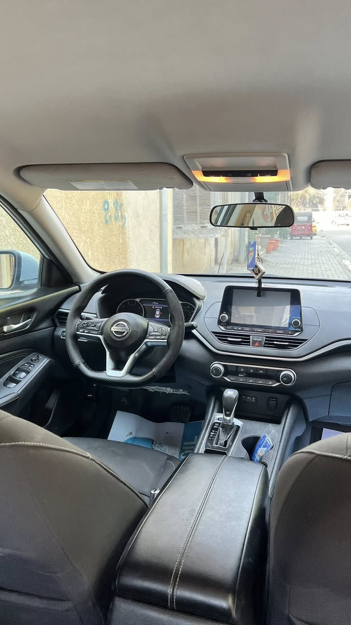 للبيع نيسان التيما موديل 2020 S اللون سلفر رقم بغداد  بأسمي السياره السنوية نافذه لغاية 2027 
ماشية 117 كيلو
 مكينه وكير وتبريد وحجر كزوز كله مكفول محرك 2500 المرغوب اربعه سلندر ادامة شامله ولا كلوب مشتغل بالدشبول باتري جديد تخم تاير  جديد صدر جديد
رقم الشاصي (1N4BL4BV4LC252438 )
حادثها (جاملغ ايسر +بنيد ) استبدال بدون دواخل 
وصار بيها طخات جدا بسيطه بالجاملغ الخلفي رجعن بارد (bdr)
صور الحادث بالمنشور   
رقم الهاتف ***********
العنوان بغداد / الشعله 
السعر 140$
