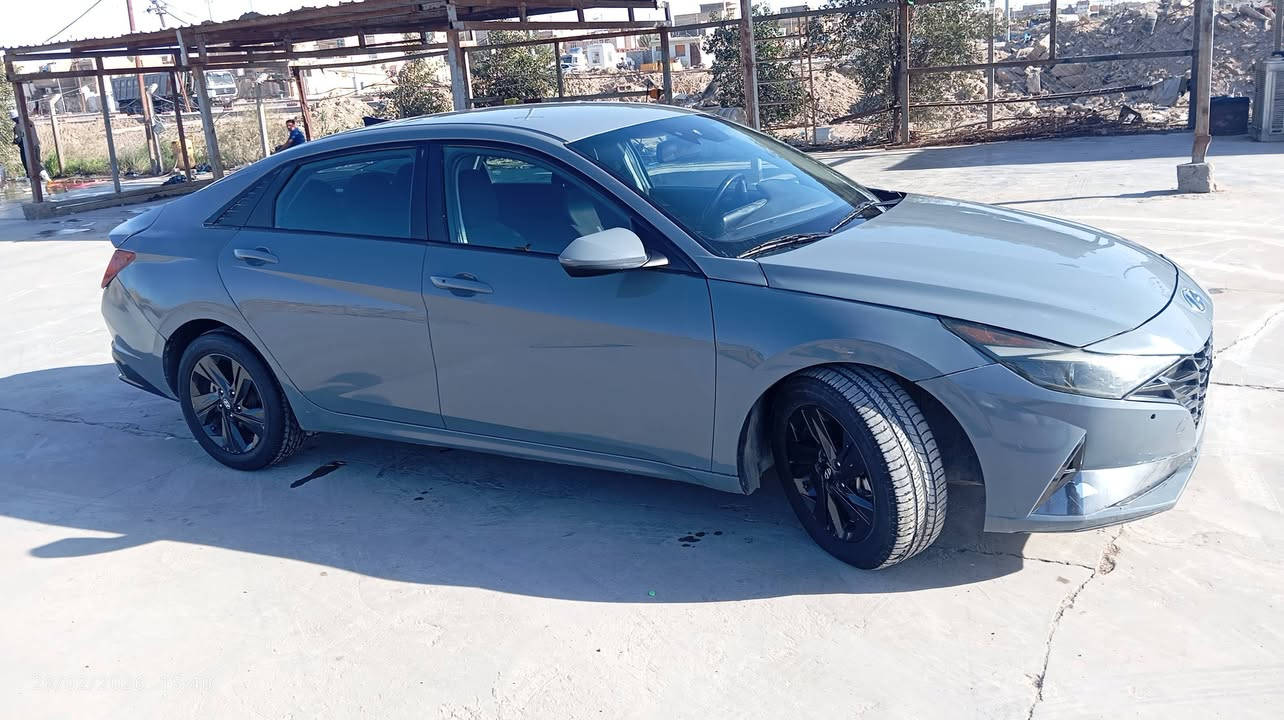 السلام عليك رمضان كريم النترا موديل 2021  امريكي تبديل جاملغ وباب صبغ وضربه بل جاملغ اخلفي خفيفه كير ومحرك 200 دوش بصمه حساسات بل مري حساسات خلفيه شاشه تخم تغير حداديه يعني السياره جاهزه مجهزه رقم كربلاء معوقين بعد 4اشهر واصير حره مكان السياره ذي قار
السعر 115 بيع مستعجل 
رقم الهاتف ***********
