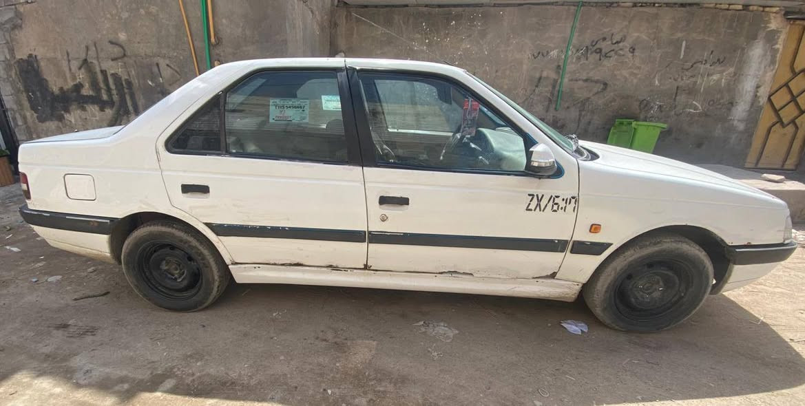 السلام عليكم
( بيجو 405 ) موديل 2014 سنويتها تنتهي 2031 بأسمي 
تبريد تدفئة شغالات گير مكينه زينات وافحصهن يم الفيتر
السعر 32 وبيها مجال 
مكاني البصرة كرمة علي 
رقم الهاتف ***********
