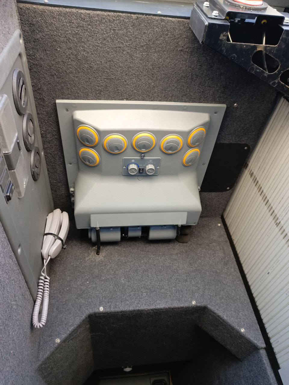 بسم الله وعلى بركه الله
تم تركيب تبريد زعانف 6حار 16بارد  مع(سبلت مناميه للسائق)❄️
 سيارة الأخ حجي محمد الابراهيمي نجف
ورشة العميد 
لؤي الخزعلي ***********
