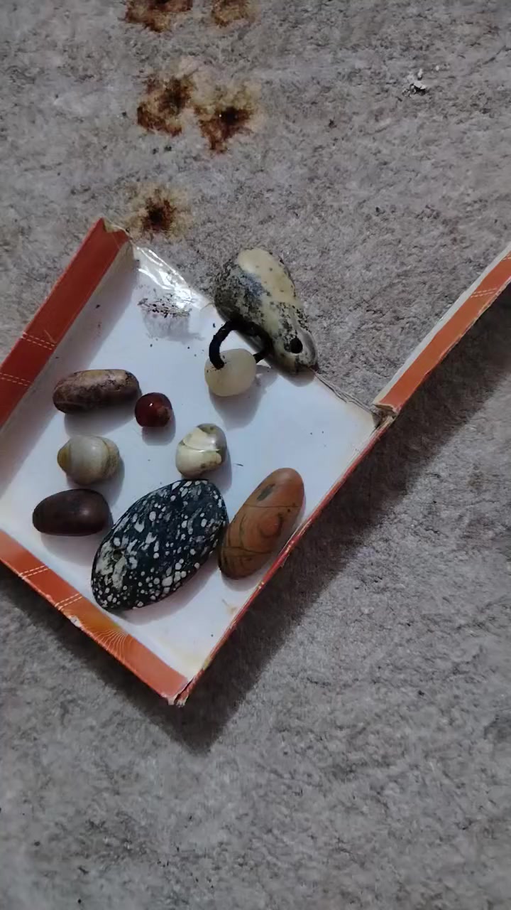 مجموعه احجار بيهن سلطاني وبيهن سليماني وبيهن يمانيه صغيره وبيهه عطف اعتقد كلهن شلع ب٢٠ كربلاء حي الوفاء ***********
