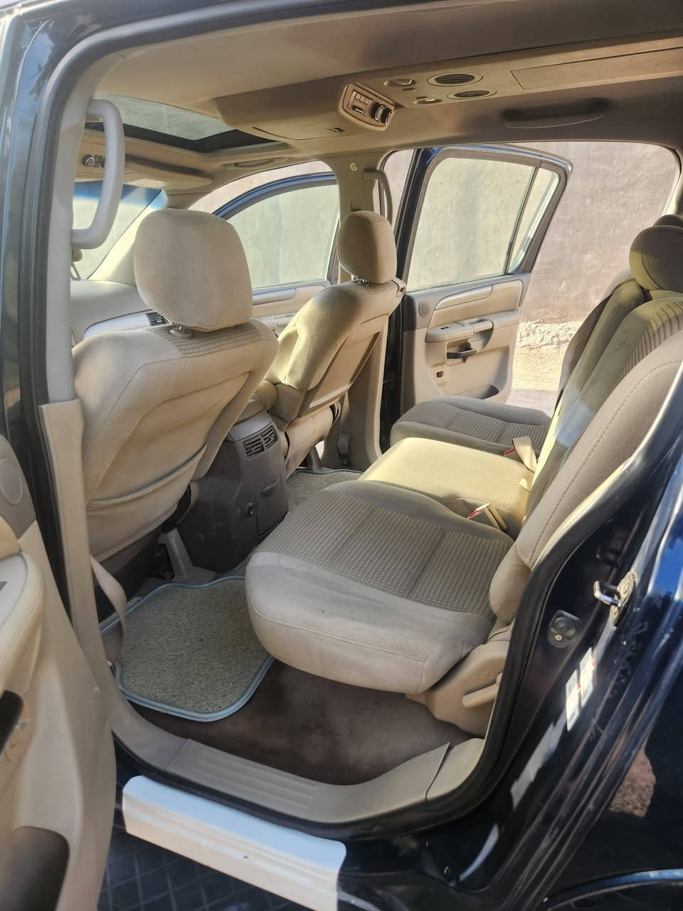 السلام عليكم  نيسان ارمادا للبيع 2008وارد خليجي فول واحد على واحد فتحه سقف اخوان السياره جديده فوك ما تصورون سيارة مصبوغة عام للجمالية وشرط بدون معجون وسونرها موجود أو آنتو تسوولها بكيفكم والباقي كله مكفول والسيارة جديده جدا 
السعر 115 وبيها مجال بسيط وبل عافيه عل ياخدها 
للاستفسار ***********
