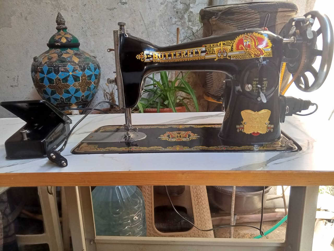 مكينا خياطة فراشة جديدة ما مستخدمة قيم وخذ مكاني الموصل ***********
