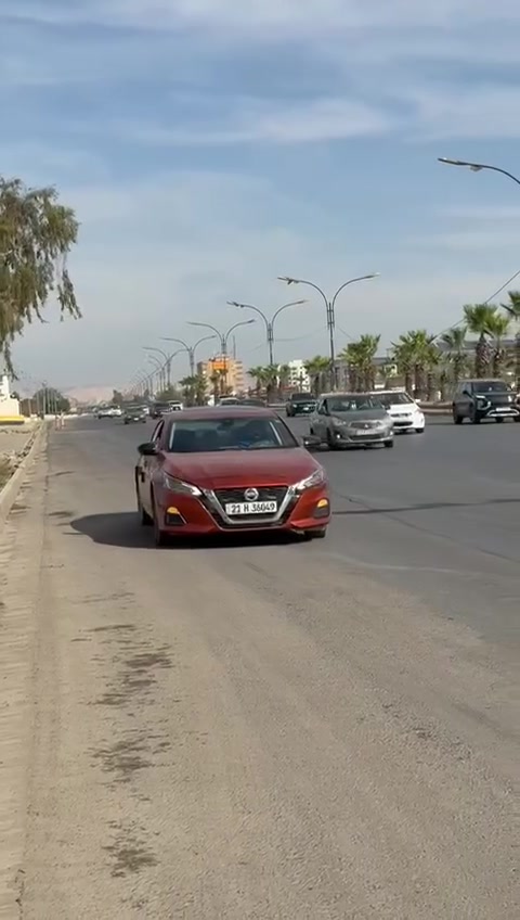 التما نيسان 2021  SR  سيارة فول مواصفات واحد على واحد  بيها بنيد مدل بلادي وجملاغ بلادي سيارة جديدة 
السعر 150 بيها مجال قليل رقم سليمانية 
***********
رقم سليمانية — تحويل مباشر ثاني يوم
✨ اللون: مشمشي مميز
📍 المكان: ديالى 

⚙️ المواصفات:

محرك 2.5 لتر / 4 سلندر

بصمة تشغيل

بصمة دخول (الأبواب الأربع + يدات نيكل)

تشغيل عن بُعد 

شاشة أندرويد

كاميرا خلفية
حجر بيئة بلاد
رادار امامي
توقف ذاتي

كرسي سائق كهرباء

ميكانيك وكهرباء مكفولة بالكامل

