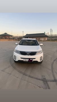 سورينتو موديل ٢٠١٤ بدون صبغ محرك ٤ بستن مفتوح سنويه رقم جديد ٠٧٧٧٦٤٨١٧...