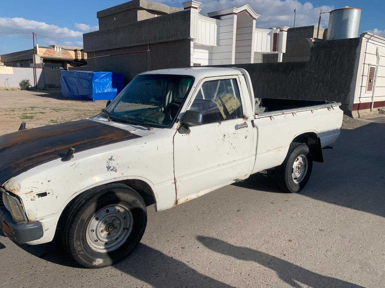 السلام عليكم ..مكلف بالنشر 
بيكب تيوتا هايلكس 
موديل 1980 
رقم تأميم 
مال قاصرين 
السيارة شوف العين 
جاهزة وخير من الله السيارة 
مكانها صلاح الدين / العلم 
السعر 15$ وبيها مجال 
الرقم ***********
