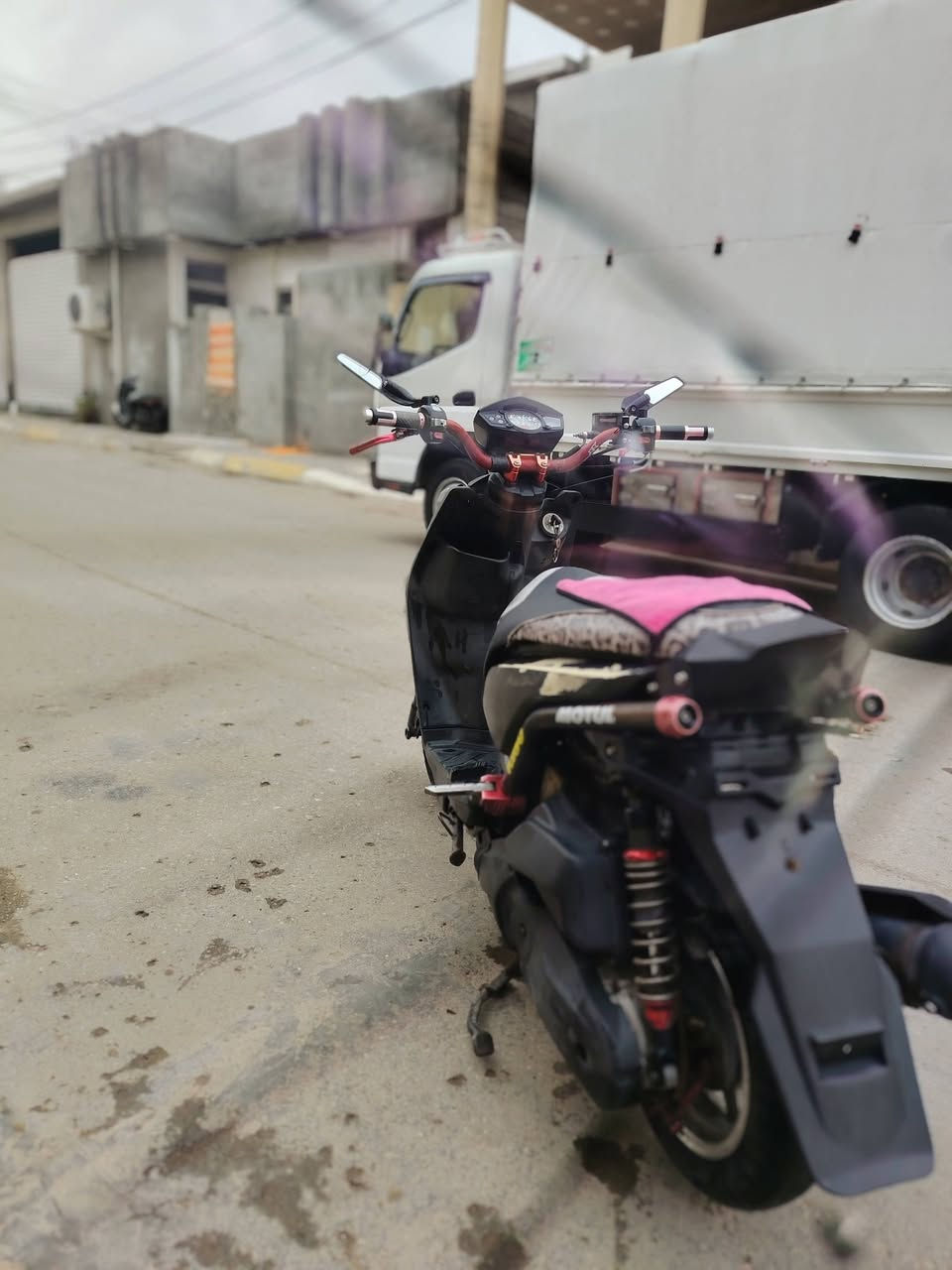 سلام عليكم سكنس جبلي دراجه تزويد ياباني اصلي مكينه بلاد وياله نجمه ياباني دبلات امامي خلفي دسك امامي ياباني  يدات بريك قبق بنزين دواسات رجل بكلايت خلفي كوسو مزوعه تزويد خارجي فقط مكينه عله وضع الياباني  نقصها بس كفر أمامي مصوره بل فيديو مكاني ديالى بعقوبه تحرير رقم ***********خاص مامتواجد
