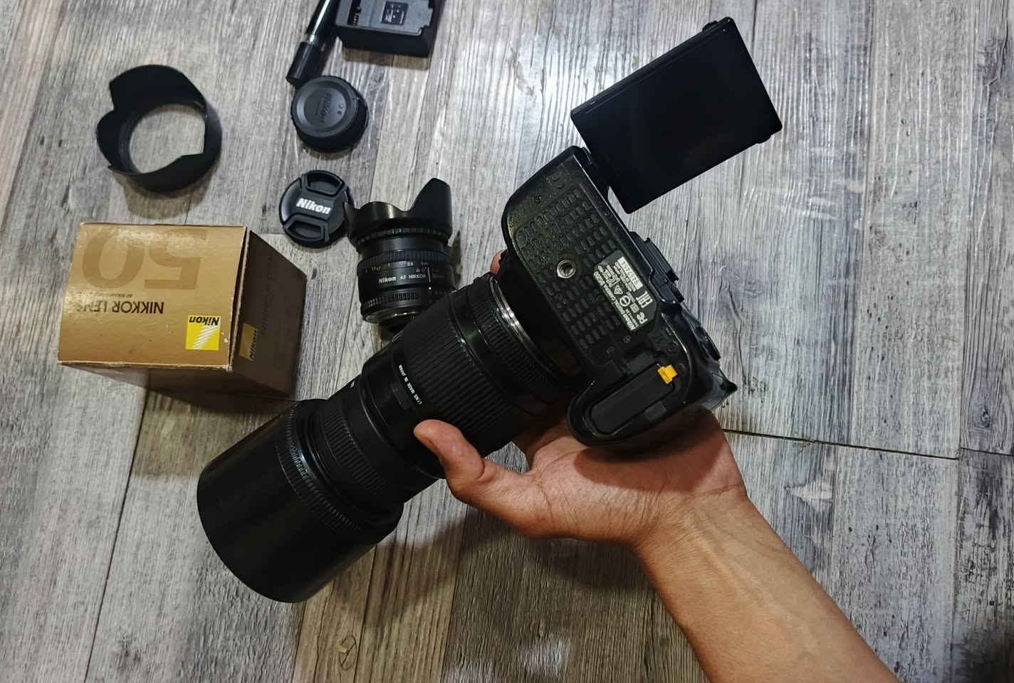 كاميرا نيكون 5200d بسعر مناسب
1-مع زم رياضي 300-70
 2- مع عدسه للصور الشخصية البورترية 50mm الغنية عن التعريف نضيفه كلش بعده بال كارتون 
3- مع بطارية + شاحنه اصليات 
4- هودي مال زوم رياضي + هودي للعدسة ال50mm هدية 
5- رام ابو ال16 هدية 
6- الكاميرا شرط الفحص اي خلل ترجع 
يوجد توصيل جميع المحافظات 
السعر 375 وبيه مجال بسيط


**إذا كنت صاحب هذا الإعلان وتريد حذفه لأي سبب، رجاءا أرسل رسالة إلى الدعم الفني**