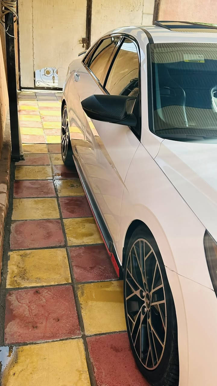 23كاشية60سياره بدون حادث شي بسيط 
بسمي السعر 185 مكاني حله 
***********
