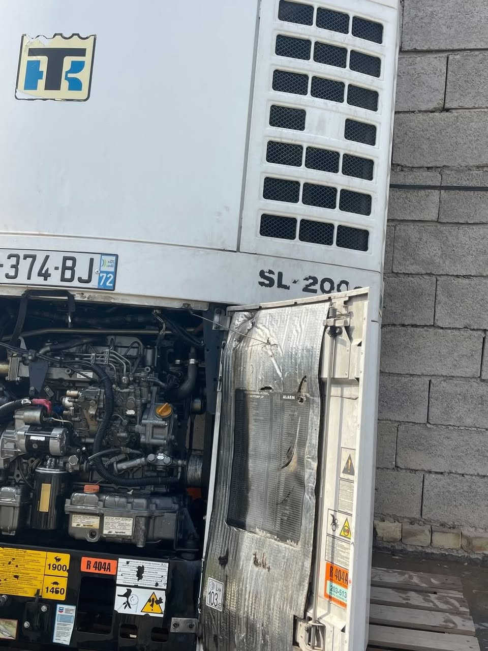 أخوان لبيع جهاز sL200  موديل 2008 لاستفسار ***********!!***********
